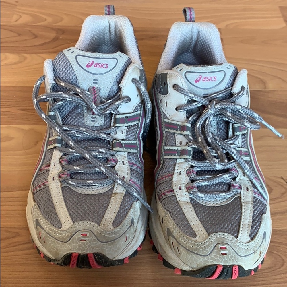 Used ASICS